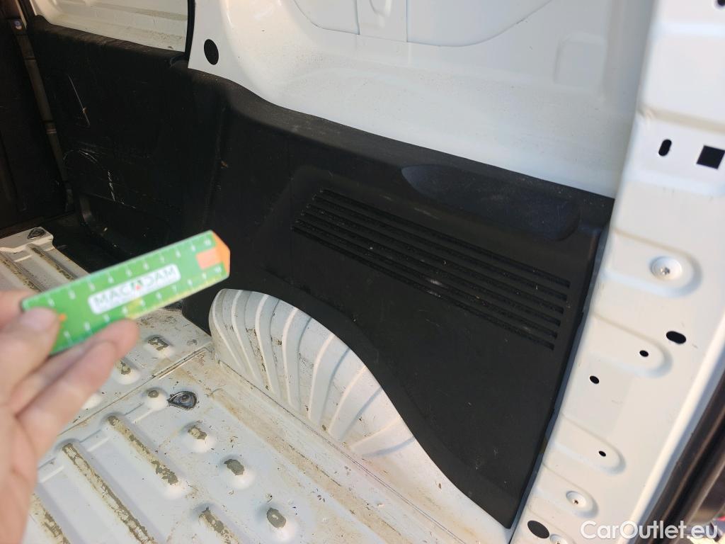  Opel  Combo OPEL  / 2018 / 3P / furgón derivado de turismo 1.5 TD 75kW (100CV) Express L H1 650kg (AC) #30