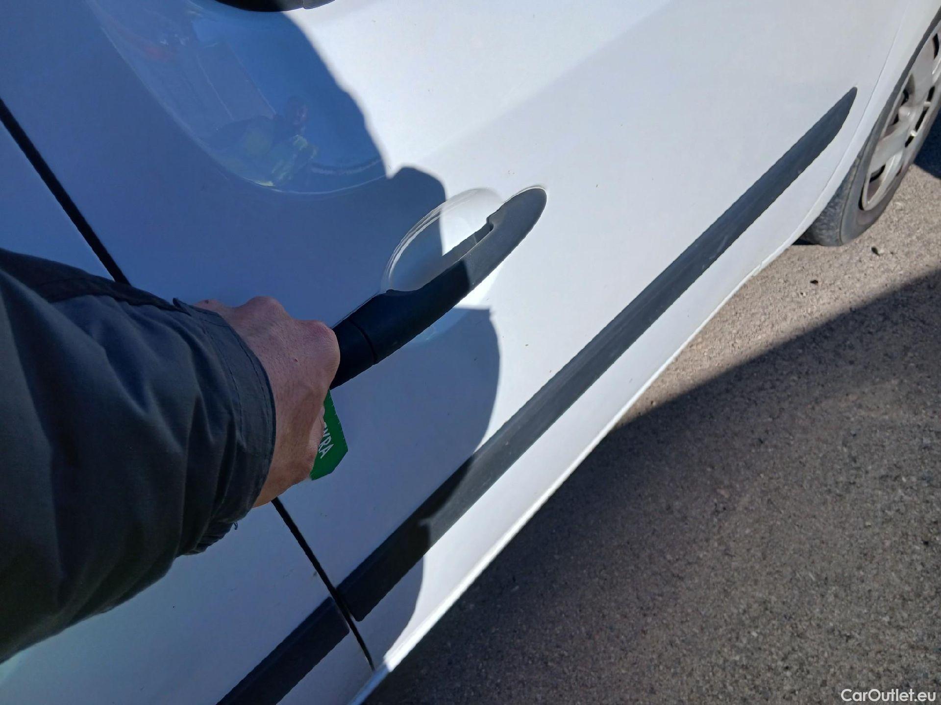  Nissan  NV200 NISSAN NV250 / 2019 / 4P / furgón 2pl 1.5dCi 70 kW (95CV) L1H1 ÓPTIMA #22