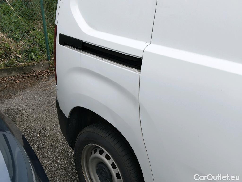  Citroen  Berlingo CITROEN  / 2018 / 3P / furgón derivado de turismo Talla M BlueHDi 100 CONTROL #25