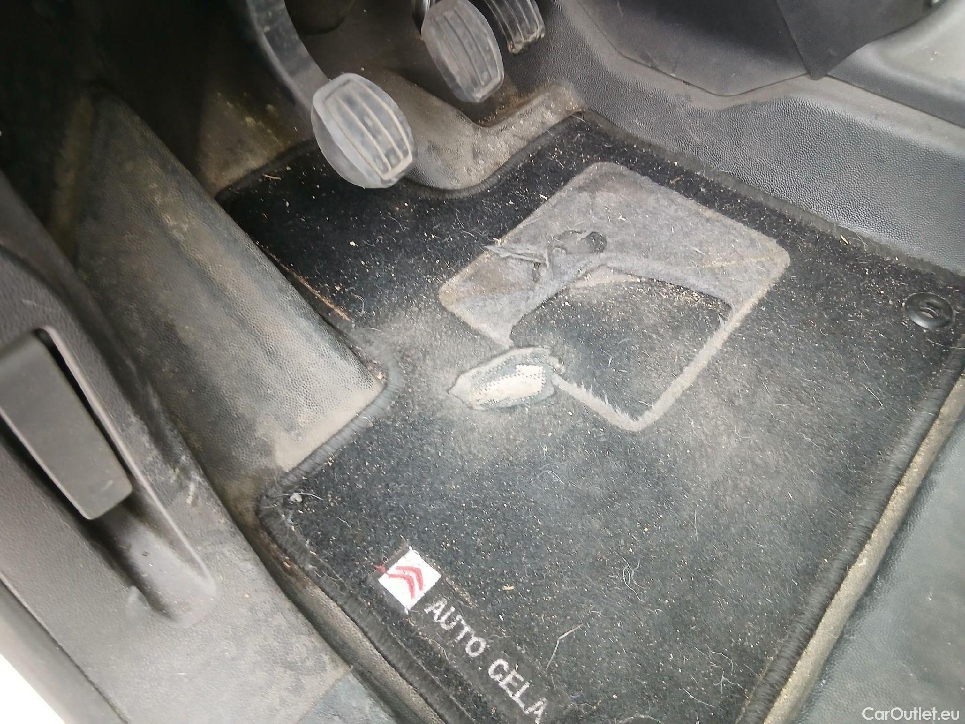  Citroen  Berlingo CITROEN  / 2018 / 4P / furgón derivado de turismo Talla XL BlueHDi 100 CONTROL #27