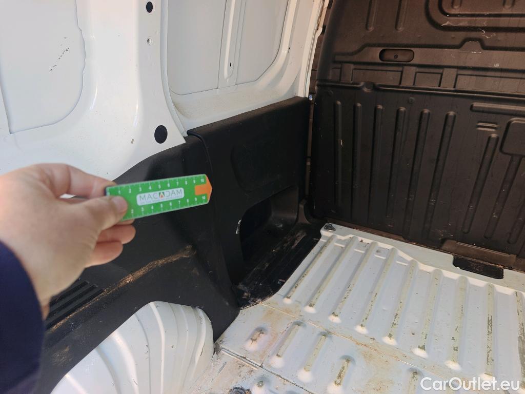  Opel  Combo OPEL  / 2018 / 3P / furgón derivado de turismo 1.5 TD 75kW (100CV) Express L H1 650kg (AC) #23