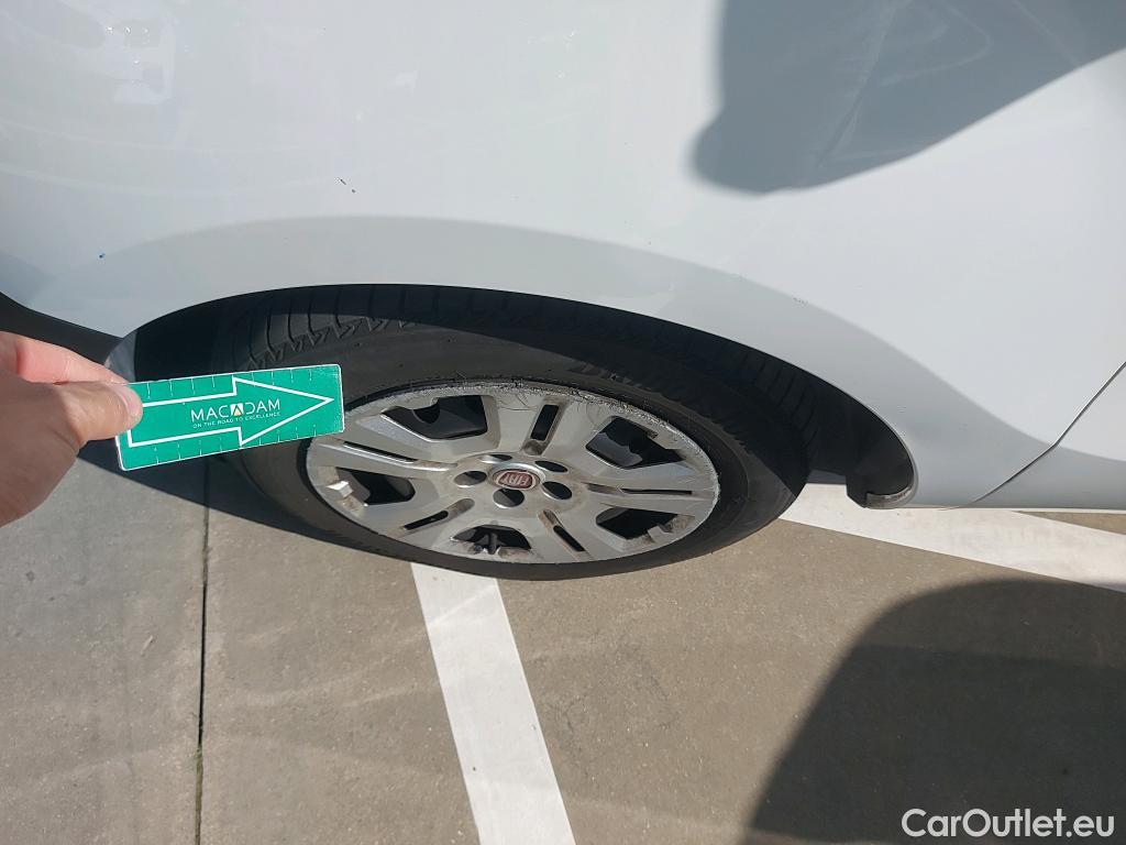  Fiat  Doblo FIAT Doblò Cargo/2015/4P/furgón derivado de turismo Cargo SX 1.6 Mjet 66kW (90CV) (AC) #31