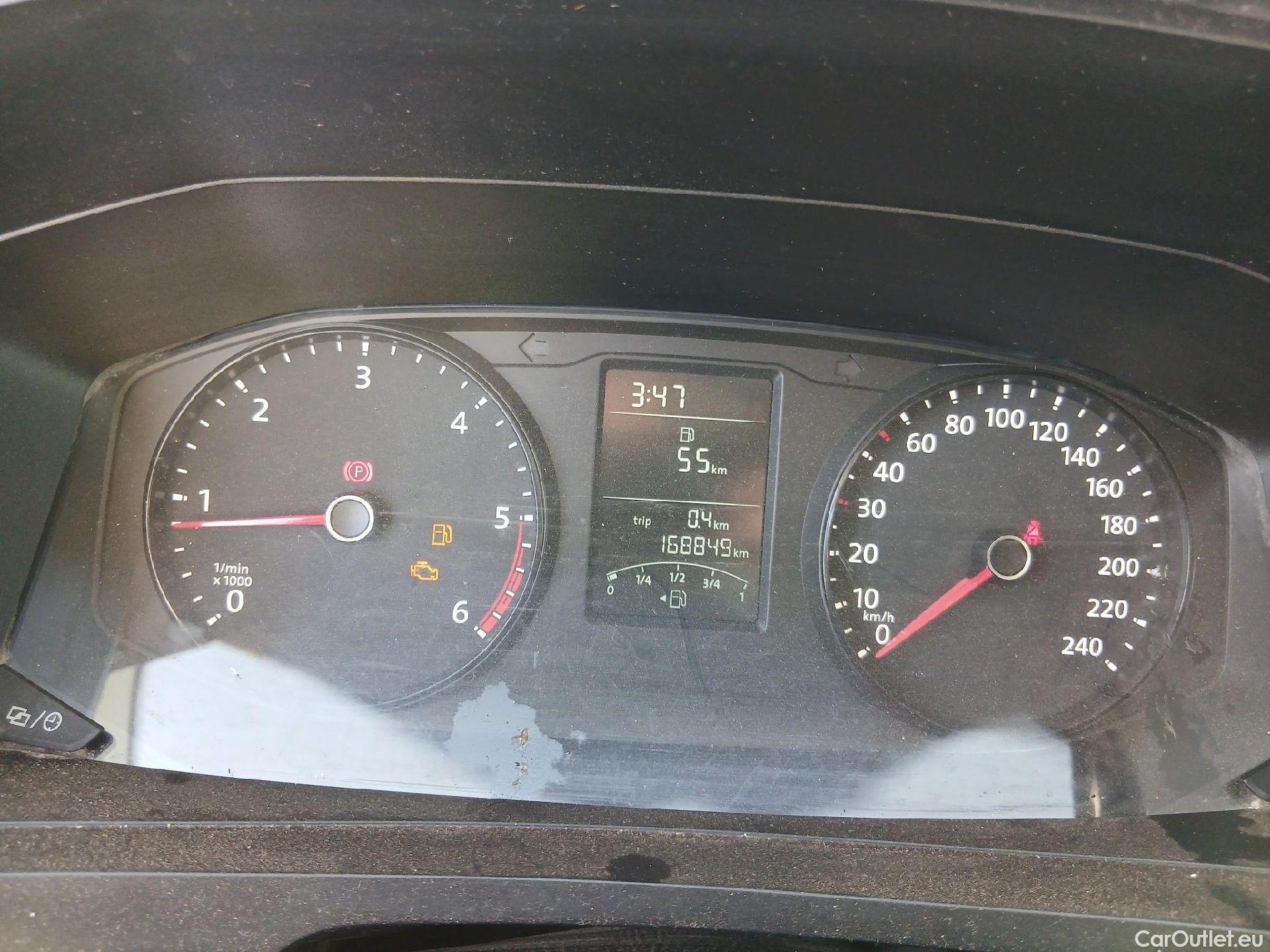  Volkswagen  Transporter VOLKSWAGEN  / 2015 / 4P / furgón Furgón Corto TN 2.0 TDI 110kW BMT 4Mot #2