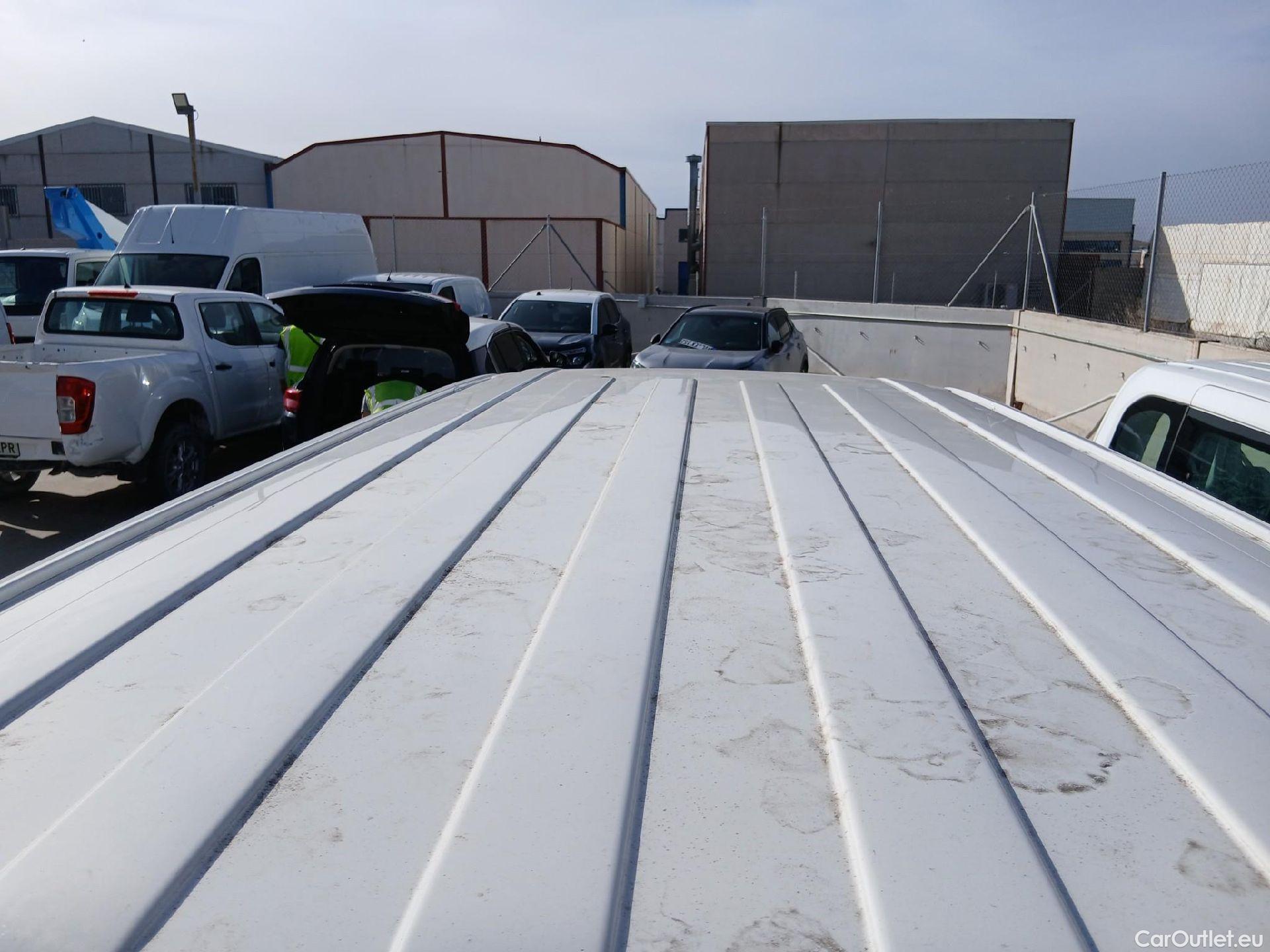  Volkswagen  Transporter VOLKSWAGEN  / 2015 / 4P / furgón Furgón Corto TN 2.0 TDI 110kW BMT 4Mot #46