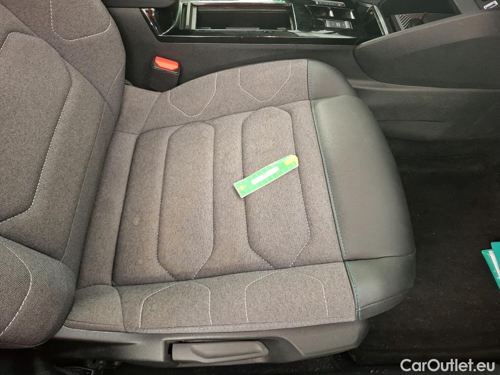  Citroen  C4 CITROEN  X / 2022 / 4P / Berline PureTech 130 S&S EAT8 Feel Pack #8