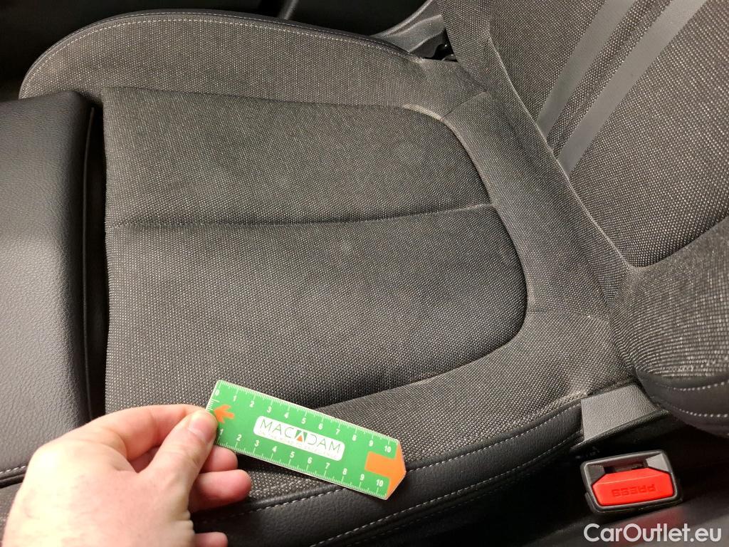  Bmw  Serie 1 Série 1 Berline 118 i Edition Sport 1.5 135CV BVA7 E6d #9