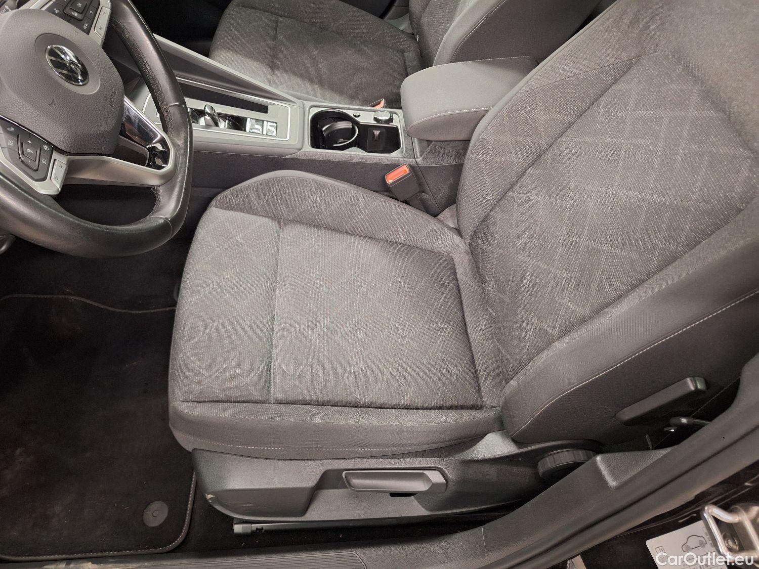  Volkswagen  Golf  VW, VIII '20, Volkswagen VIII 1.0 eTSI 81kW Life DSG 5d #46