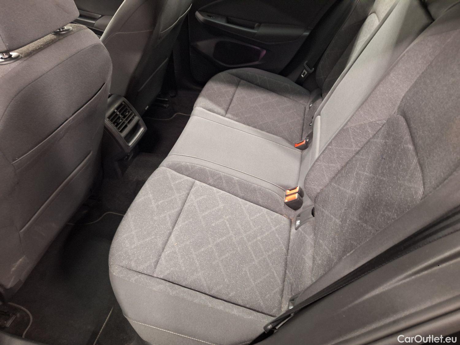  Volkswagen  Golf  VW, VIII '20, Volkswagen VIII 1.0 eTSI 81kW Life DSG 5d #48