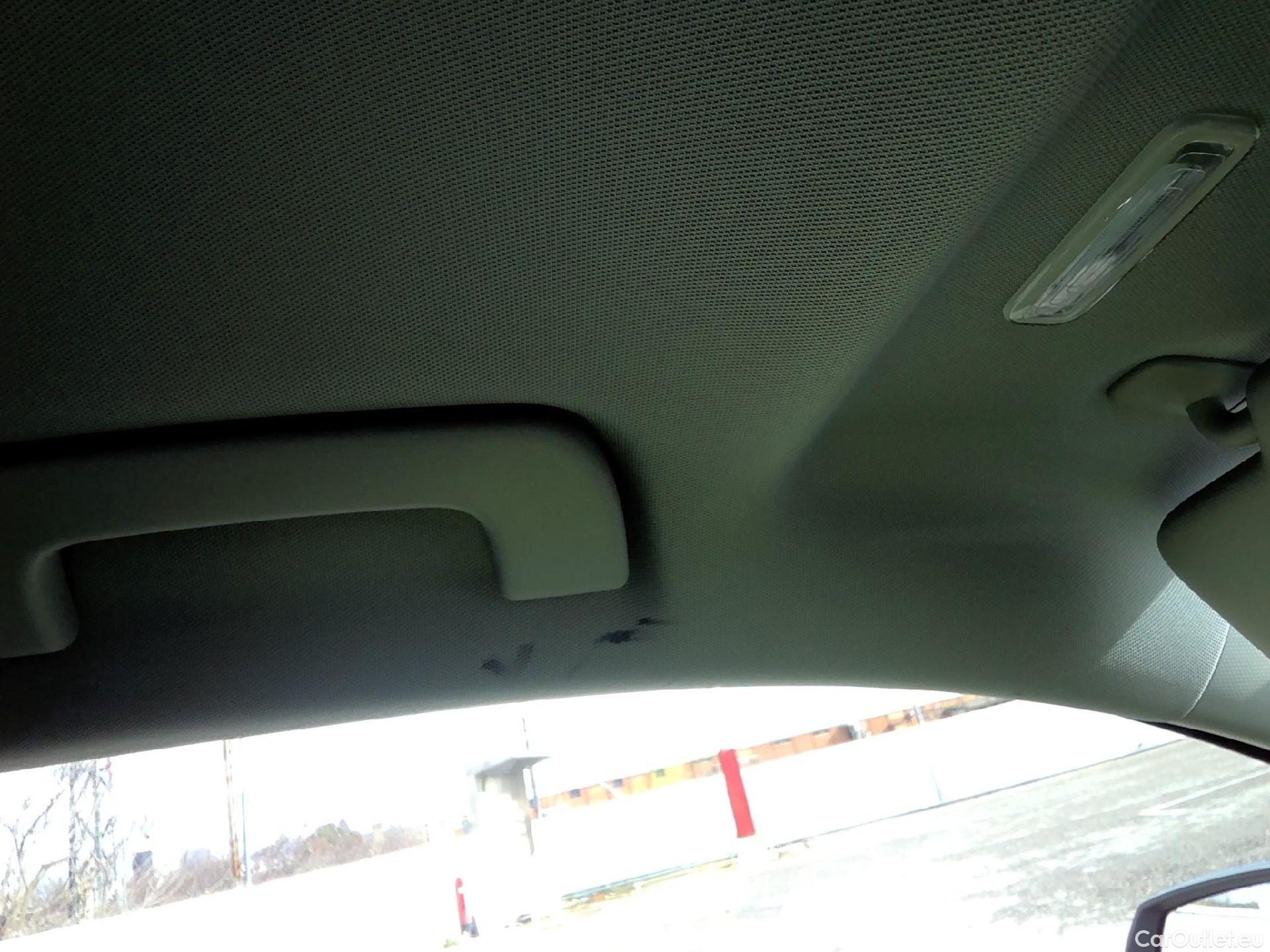  Audi  Q2 AUDI  / 2016 / 5P / todoterreno Design 30 TFSI 85kW (116CV) (AC) #20