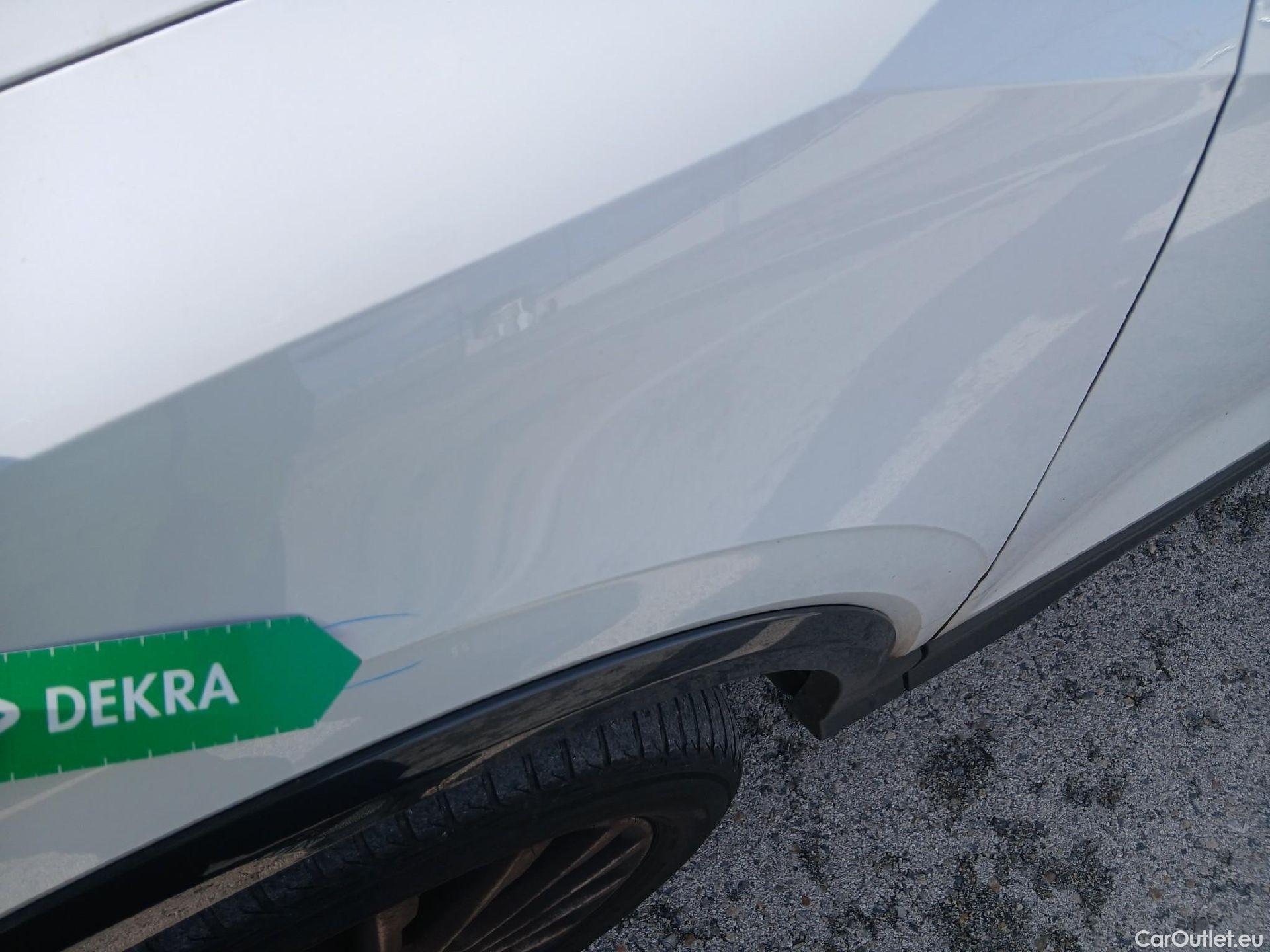  Audi  Q2 AUDI  / 2016 / 5P / todoterreno Design 30 TFSI 85kW (116CV) (AC) #9