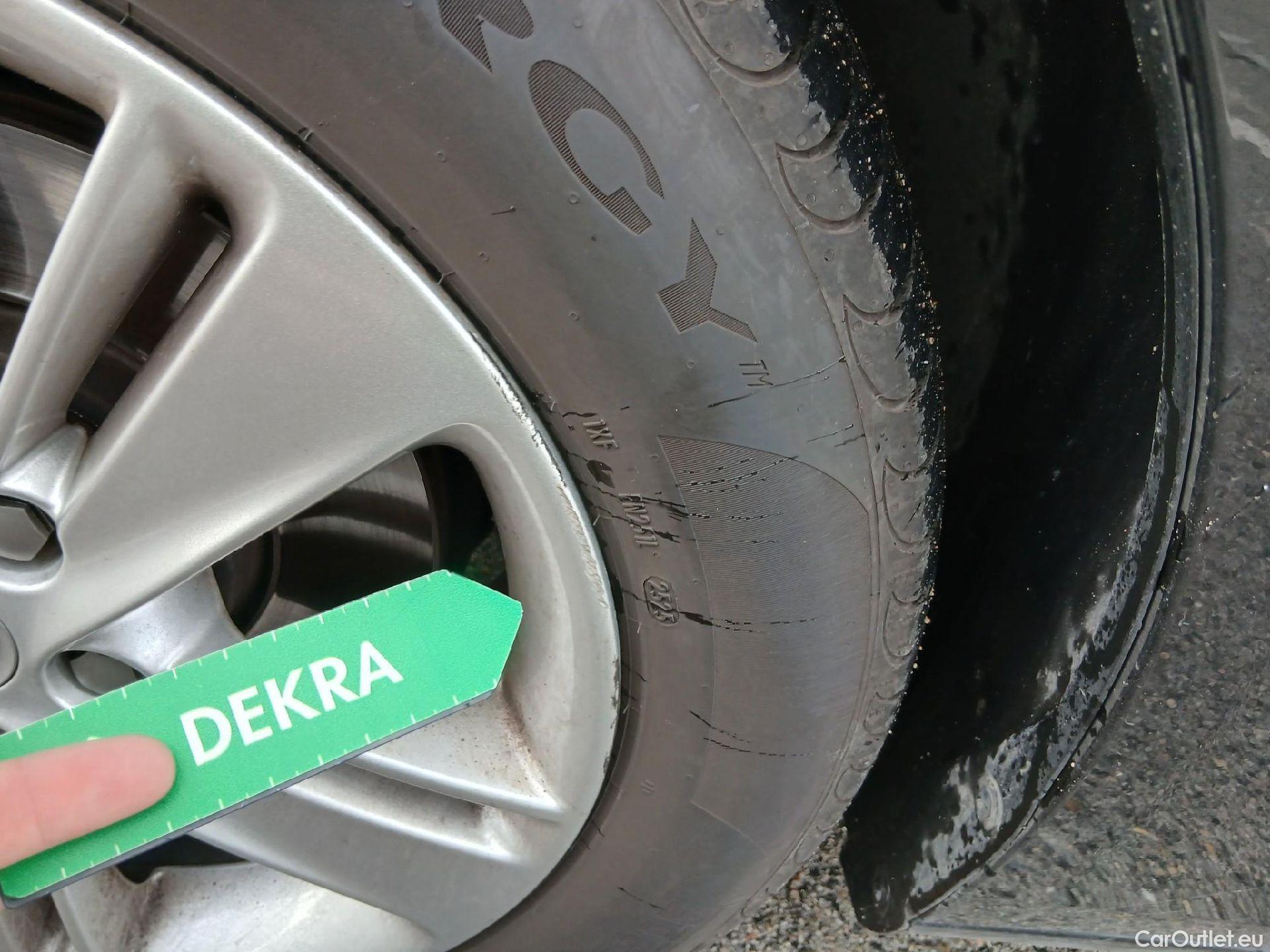  Land Rover  Discovery OPEL Insignia / 2020 / 5P / berlina con portón GS Business 1.5D DVH 130kW AT8 #1