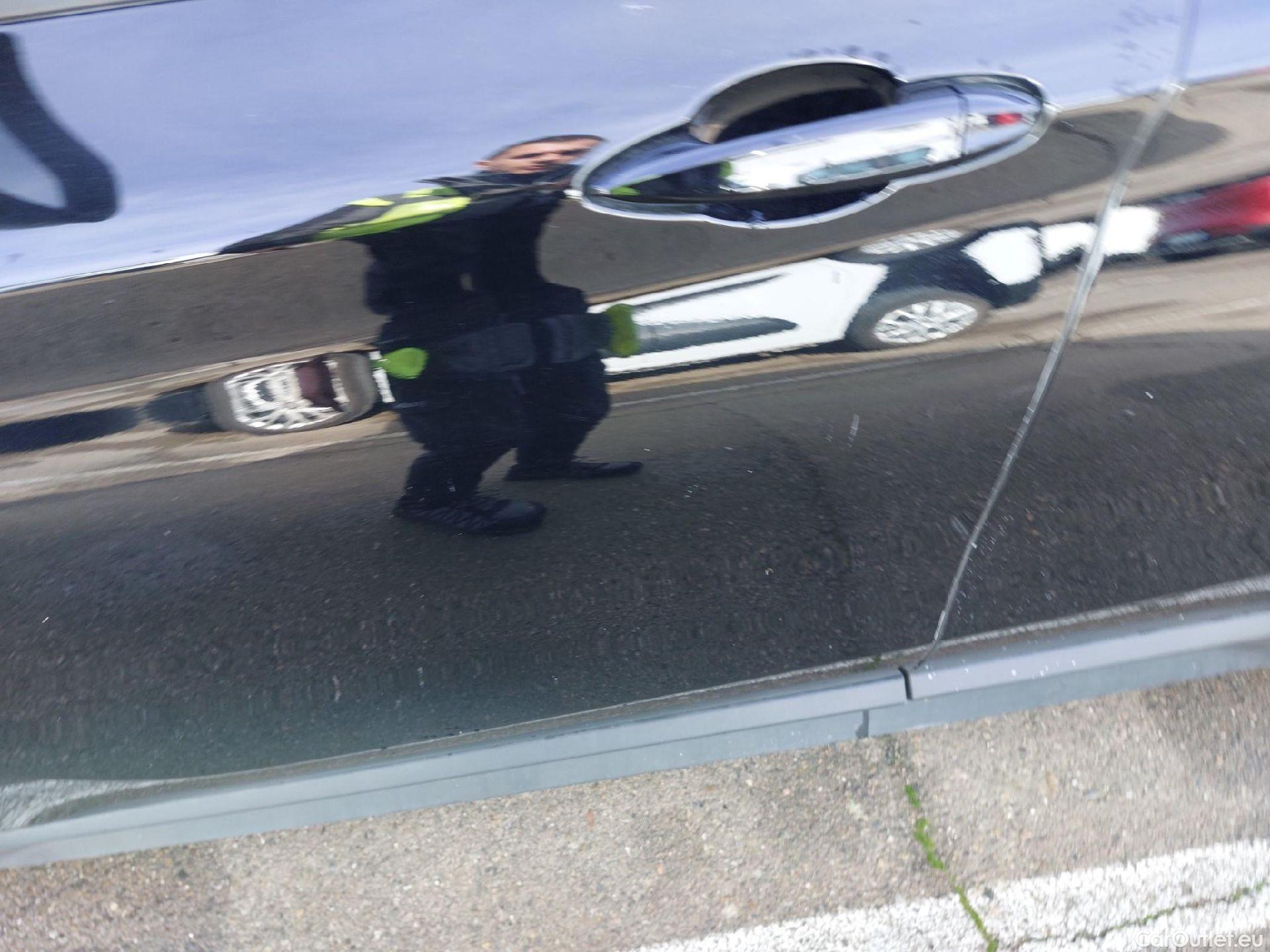  Bmw  X1 BMW  / 2019 / 5P / todoterreno sDrive16d Business #16