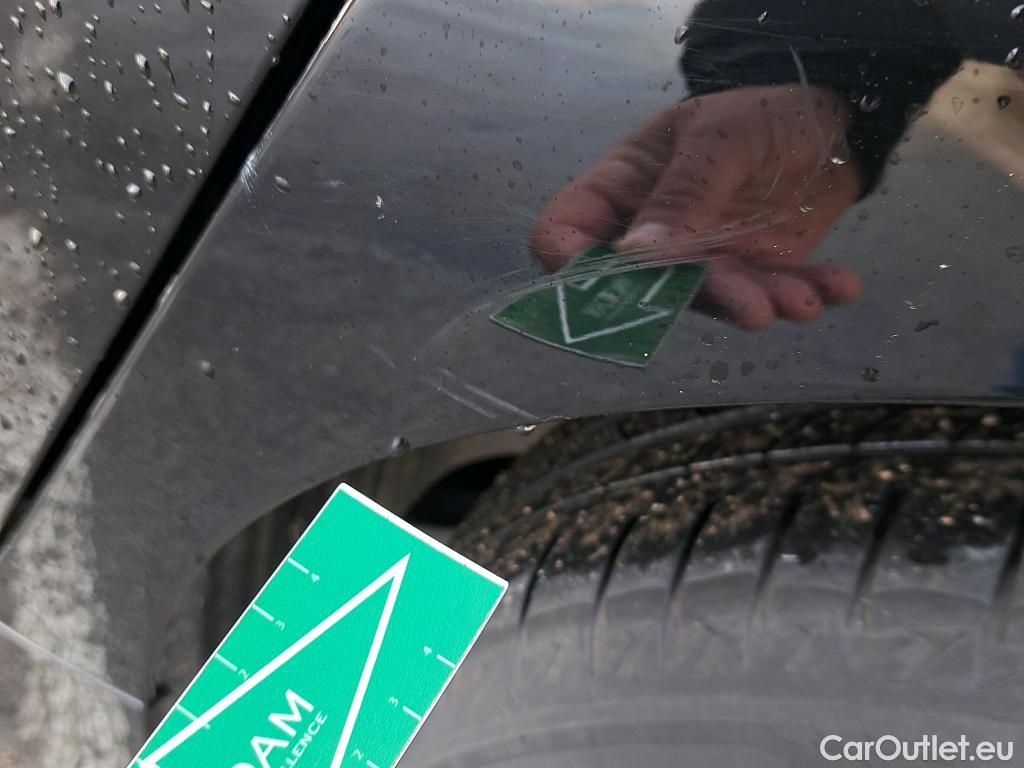  Bmw  Serie 1 BMW  / 2019 / 5P / berlina con portón 118d Business Auto. #27