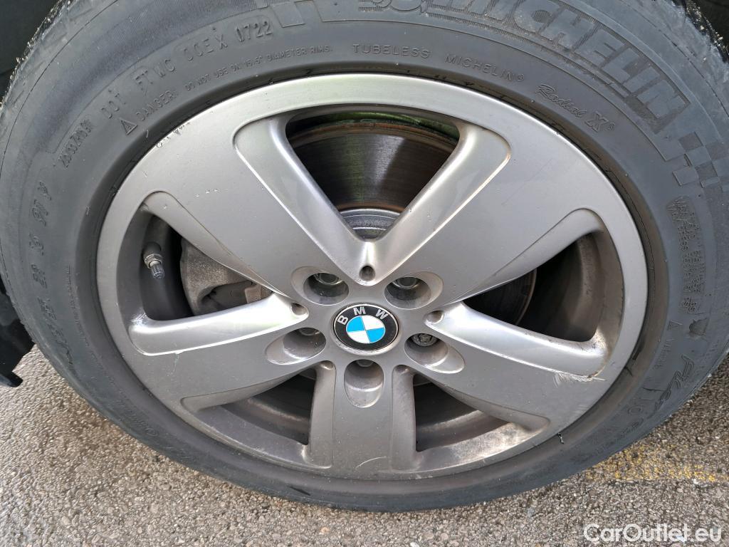  Bmw  Serie 1 BMW  / 2019 / 5P / berlina con portón 118d Business Auto. #30