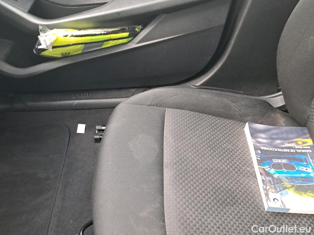  Bmw  Serie 1 BMW  / 2019 / 5P / berlina con portón 118d Business Auto. #2