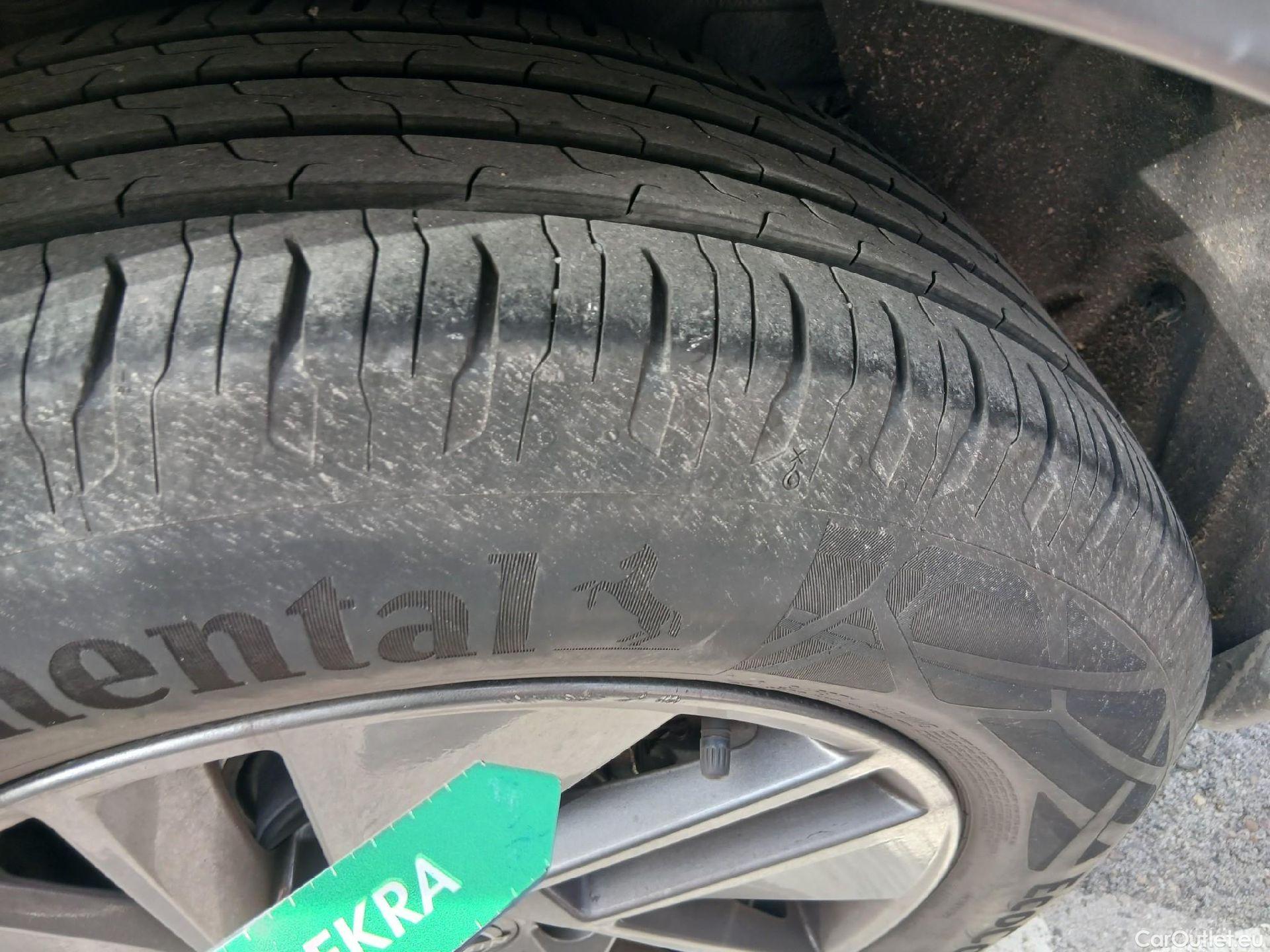  Nissan  Qashqai NISSAN  / 2021 / 5P / todoterreno DIG-T 116kW (158CV) mHEV Xtronic Acenta (AC8) #7