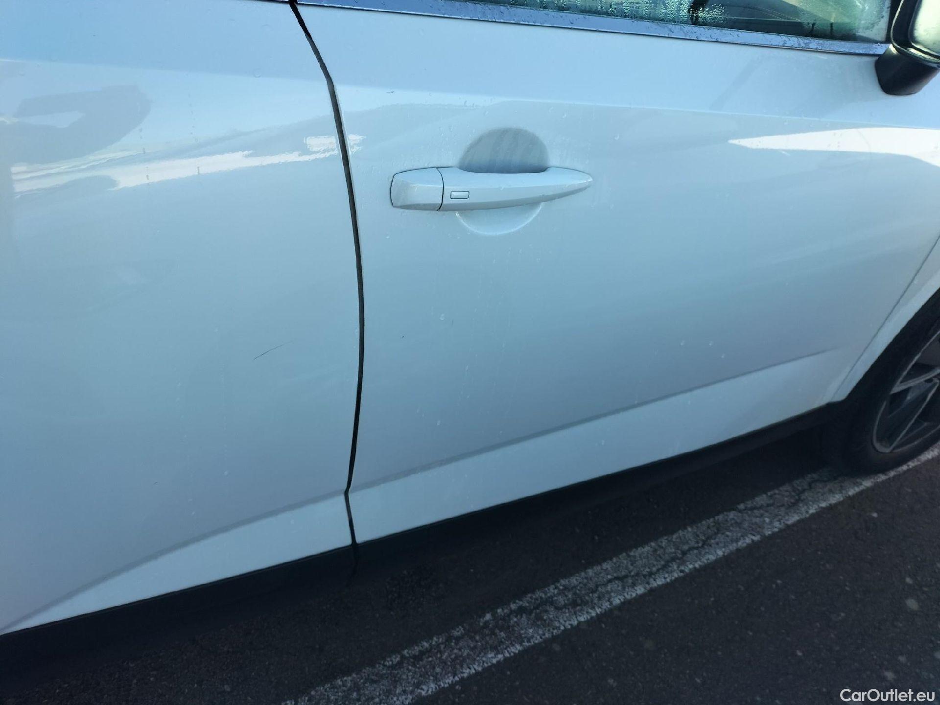  Nissan  Qashqai NISSAN  / 2021 / 5P / todoterreno DIG-T 116kW mHEV Xtronic Tekna (Skyline) #37