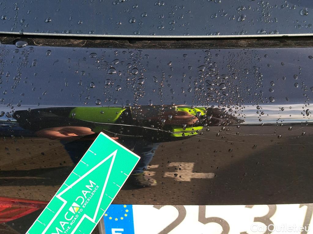  Bmw  Serie 1 BMW  / 2019 / 5P / berlina con portón 118d Business Auto. #7