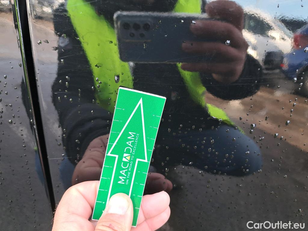  Bmw  Serie 1 BMW  / 2019 / 5P / berlina con portón 118d Business Auto. #20