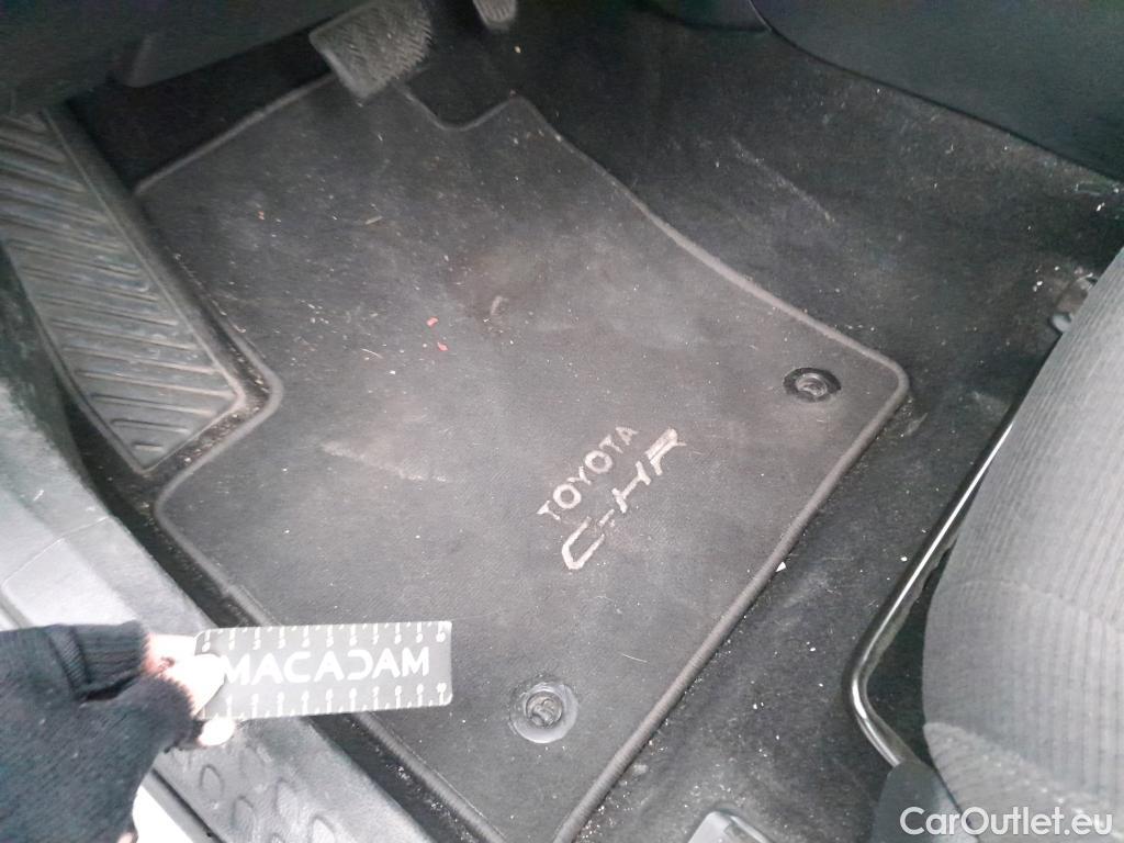  Toyota  C-HR TOYOTA  / 2016 / 5P / todoterreno 1.8 125H Advance (CX) #9