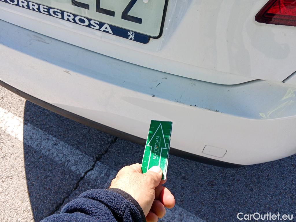  Peugeot  308 PEUGEOT  / 2017 / 5P / berlina con portón 5p Allure PureTech 130 S&S (CX) #12