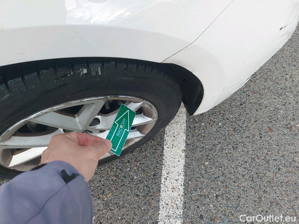  Land Rover  Discovery SEAT Nuevo León / 2020 / 5P / berlina con portón 1.0 TSI 81kW S&S Style Go(SP) #8