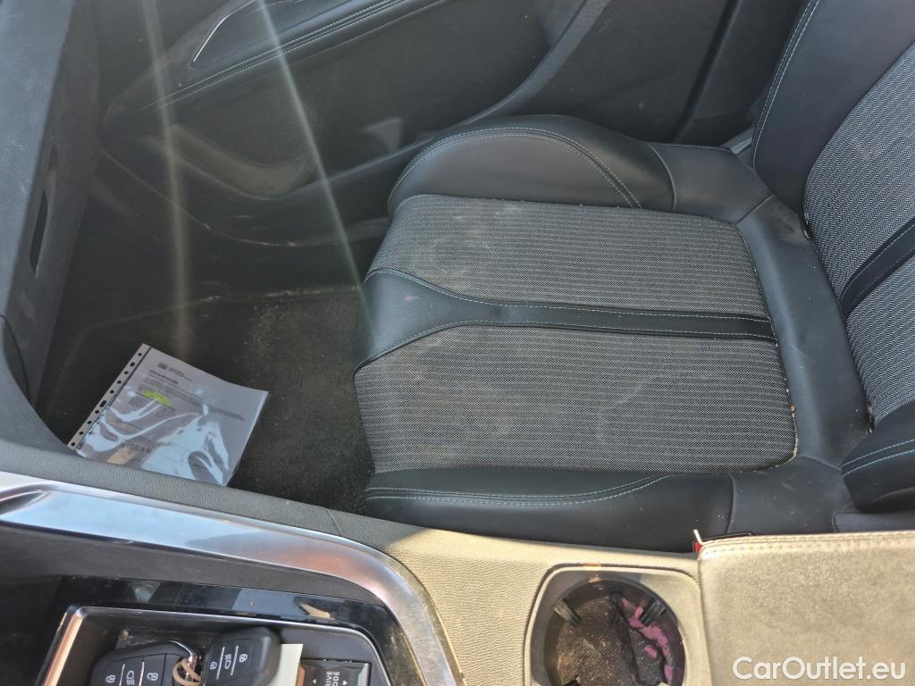  Peugeot  3008 PEUGEOT  / 2020 / 5P / todoterreno 1.5 BlueHDi 96kW S&S Allure Pack EAT8 #16