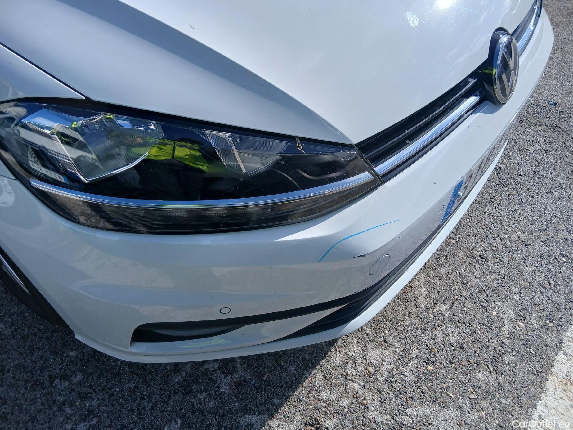  Volkswagen  Golf  VOLKSWAGEN / 2016 / 5P / berlina con portón Last Edition 1.6 TDI 85kW (115CV) #9