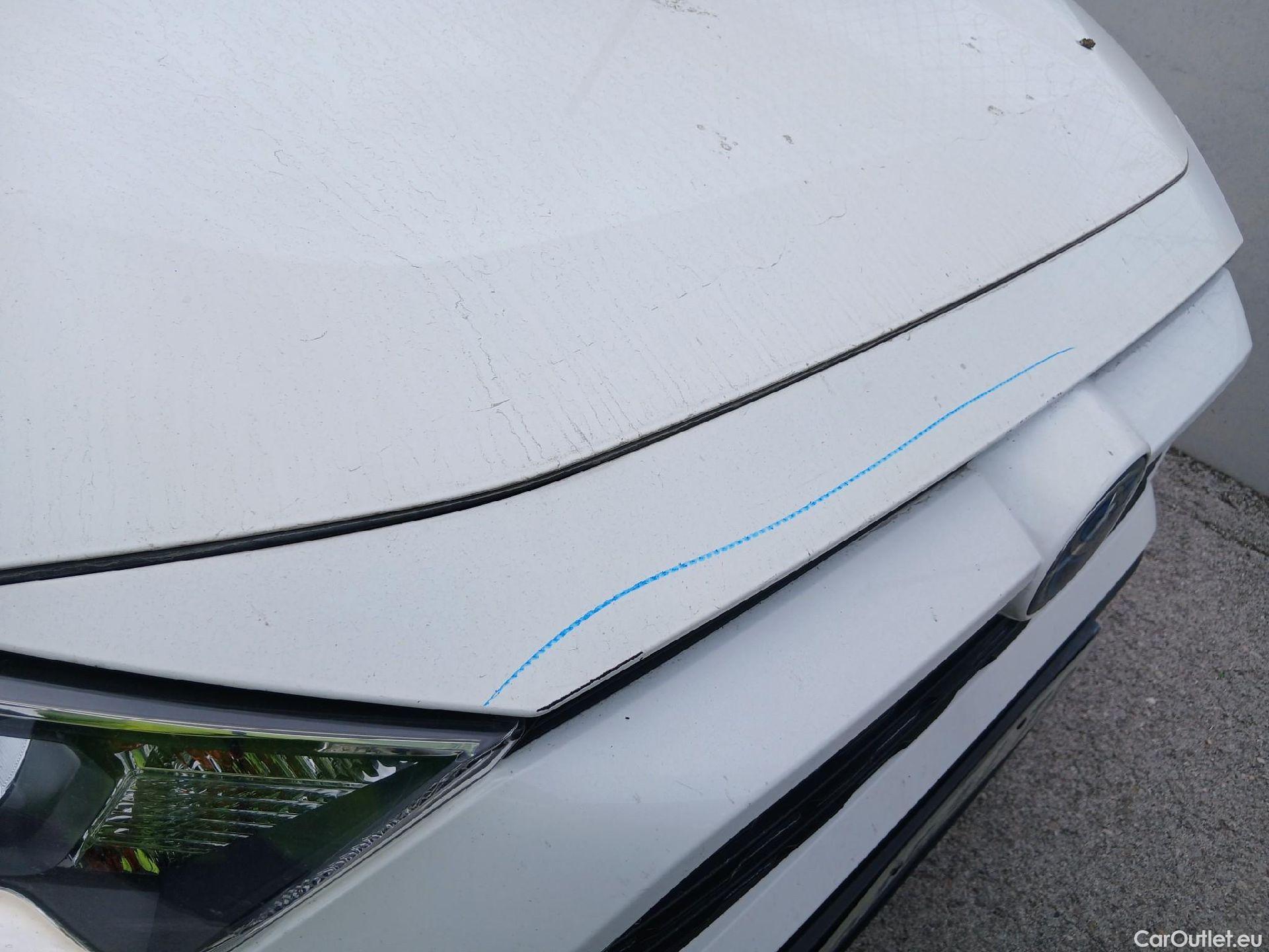  Toyota  RAV4 TOYOTA  / 2018 / 5P / todoterreno 2.5l 220H Business 4WD #4