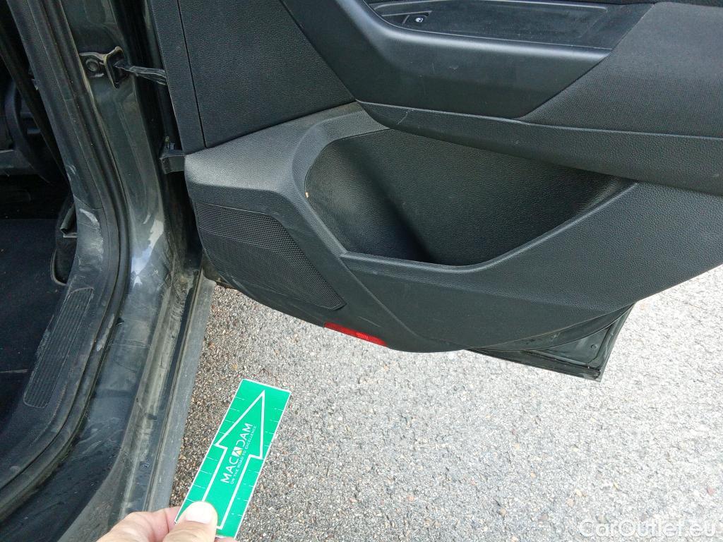  Volkswagen  T-ROC VOLKSWAGEN  / 2017 / 5P / todoterreno Advance 2.0 TDI 85kW (115CV) #6