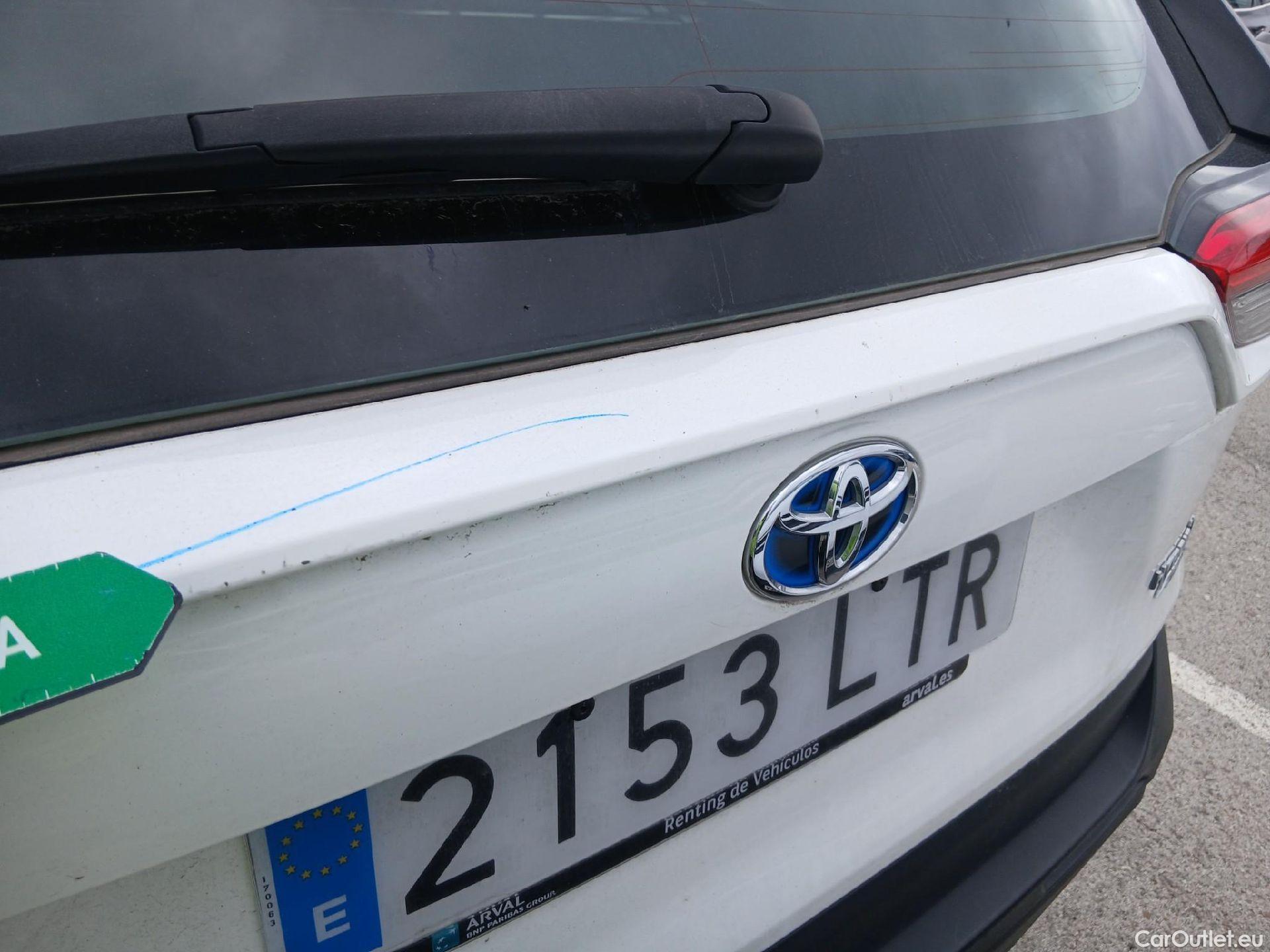  Toyota  RAV4 TOYOTA  / 2018 / 5P / todoterreno 2.5l 220H Business 4WD #12