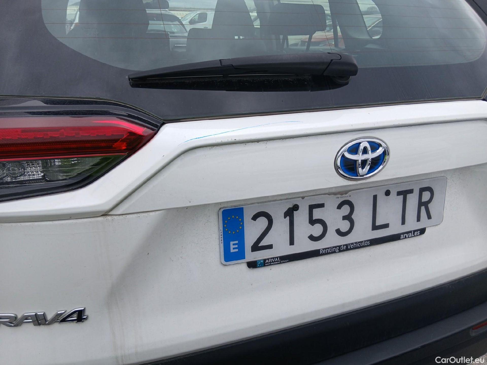  Toyota  RAV4 TOYOTA  / 2018 / 5P / todoterreno 2.5l 220H Business 4WD #11