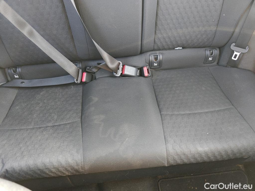  Toyota  Yaris TOYOTA  / 2020 / 5P / berlina con portón 1.5 120H Business Plus #45