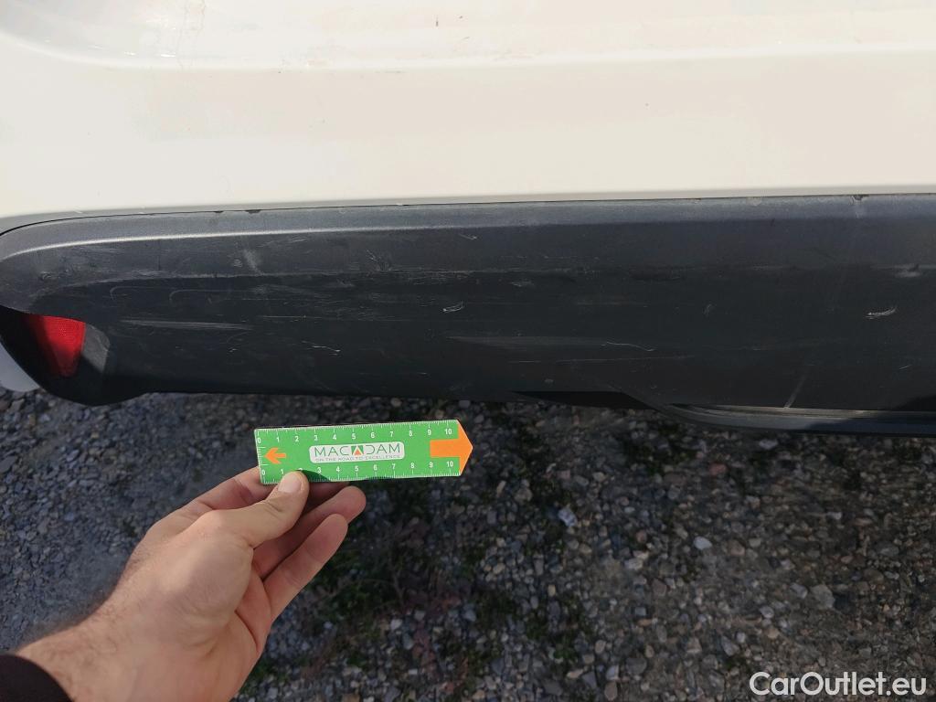  Toyota  Yaris TOYOTA  / 2020 / 5P / berlina con portón 1.5 120H Business Plus #53