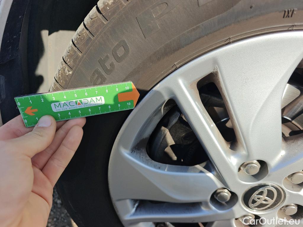  Toyota  Yaris TOYOTA  / 2020 / 5P / berlina con portón 1.5 120H Business Plus #67