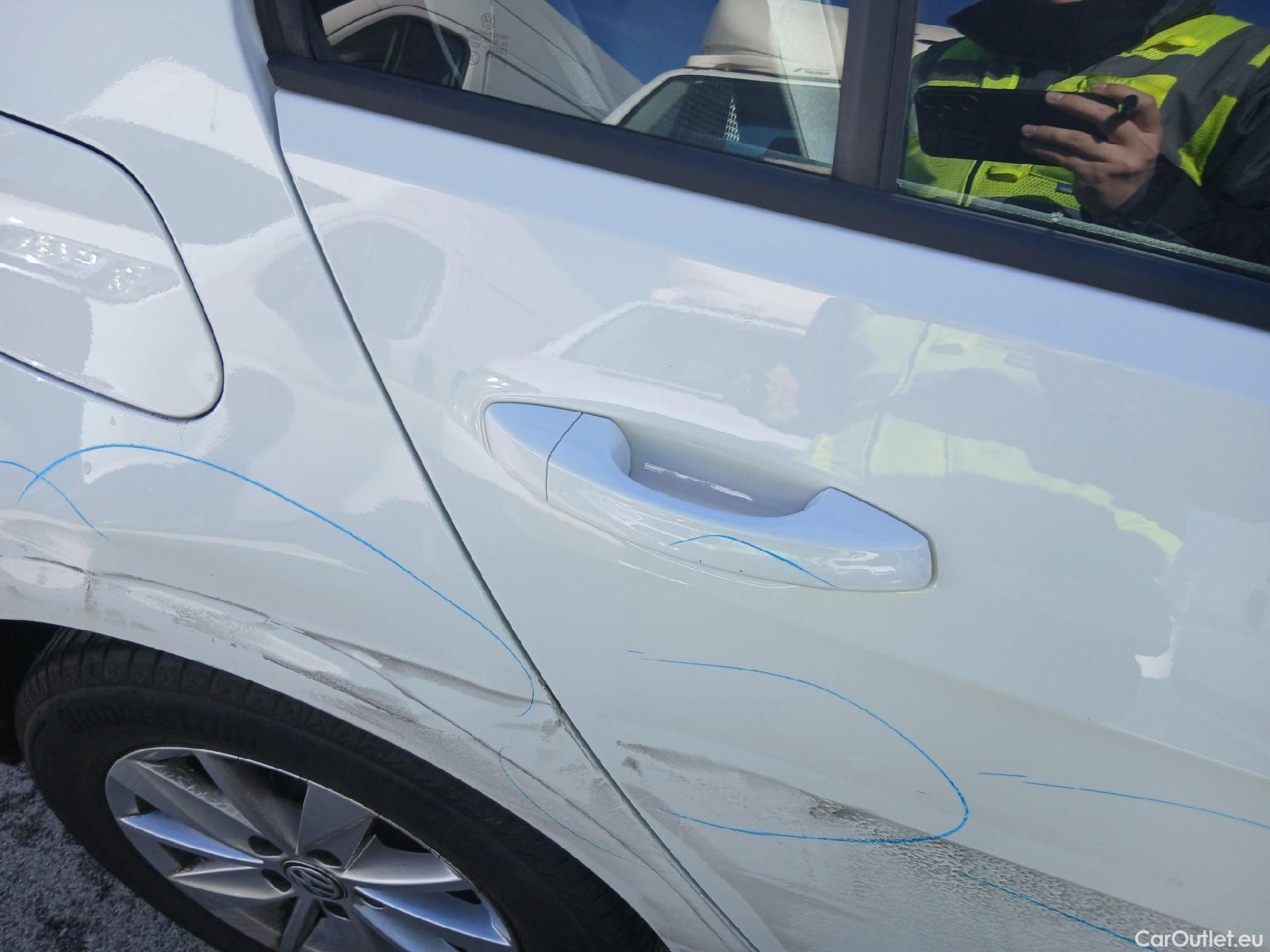  Volkswagen  Golf  VOLKSWAGEN / 2016 / 5P / berlina con portón Last Edition 1.6 TDI 85kW (115CV) #28