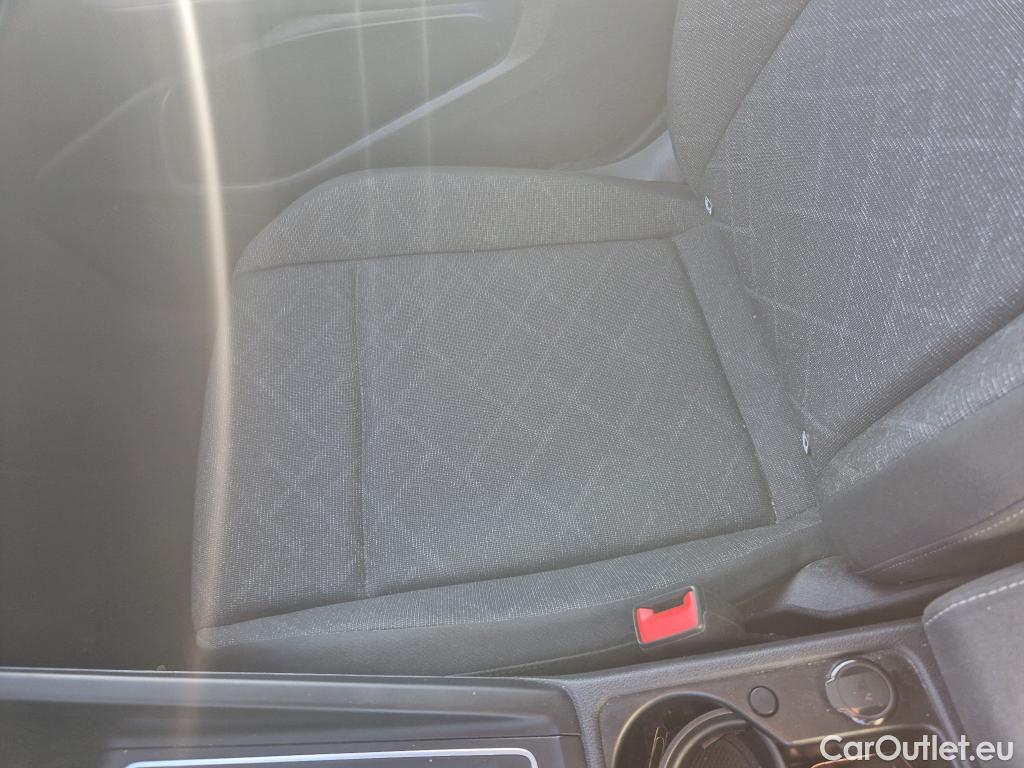  Volkswagen  Golf  VOLKSWAGEN / 2020 / 5P / berlina con portón Life 1.0 eTSI 81kW (110CV) DSG #16