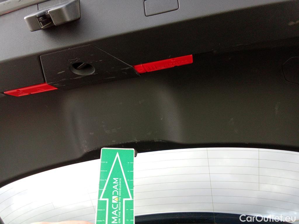  Volkswagen  T-ROC VOLKSWAGEN  / 2017 / 5P / todoterreno Advance 2.0 TDI 85kW (115CV) #22