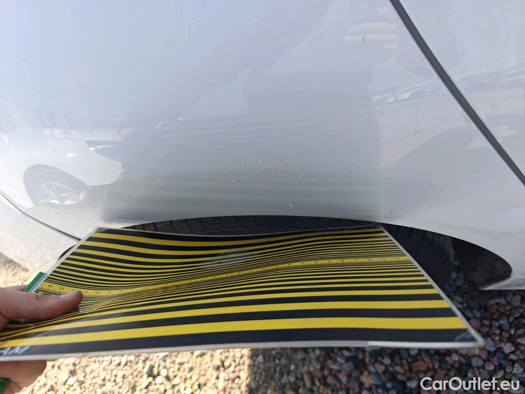  Toyota  Yaris TOYOTA  / 2020 / 5P / berlina con portón 1.5 120H Business Plus #16