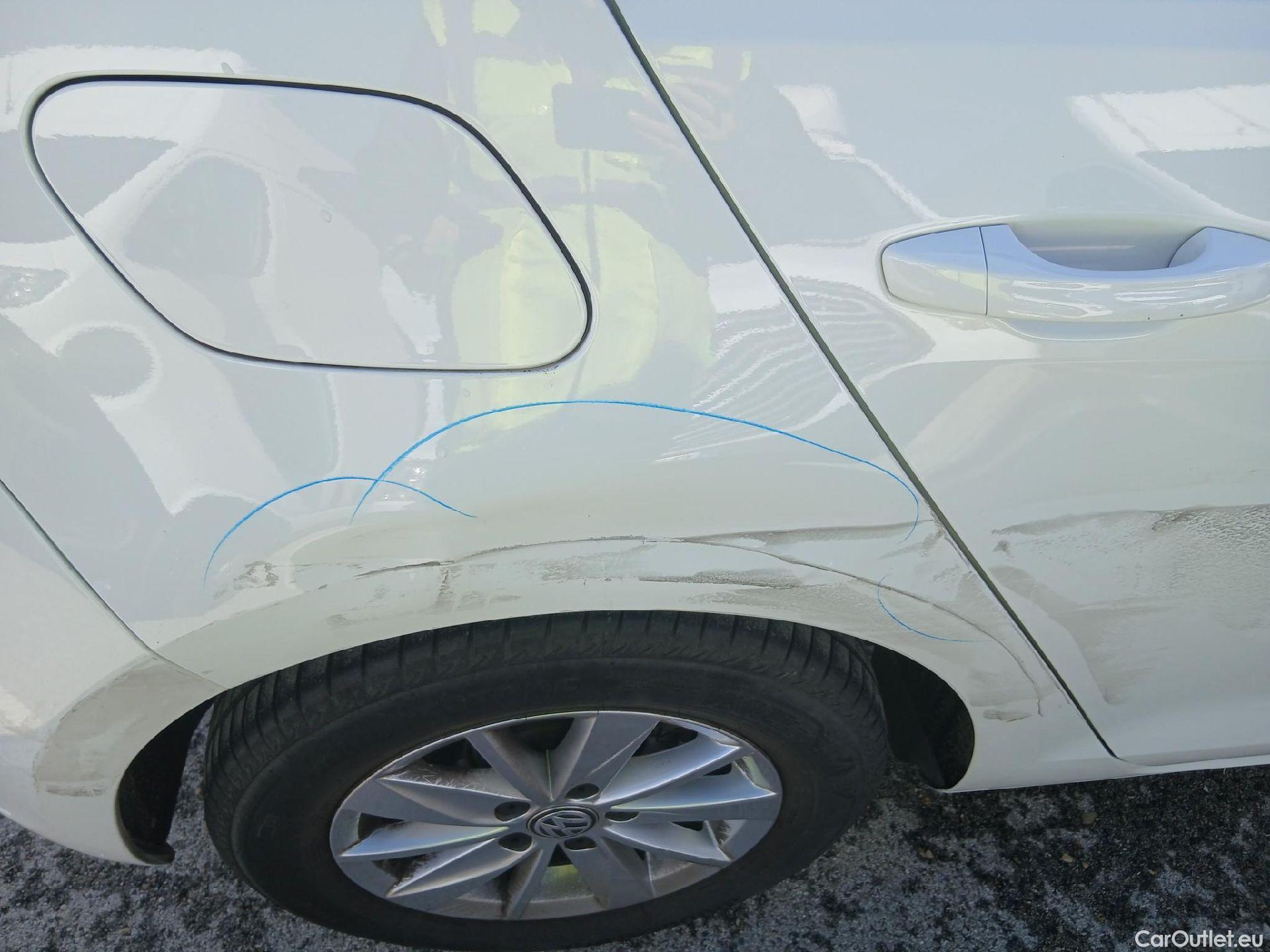  Volkswagen  Golf  VOLKSWAGEN / 2016 / 5P / berlina con portón Last Edition 1.6 TDI 85kW (115CV) #23