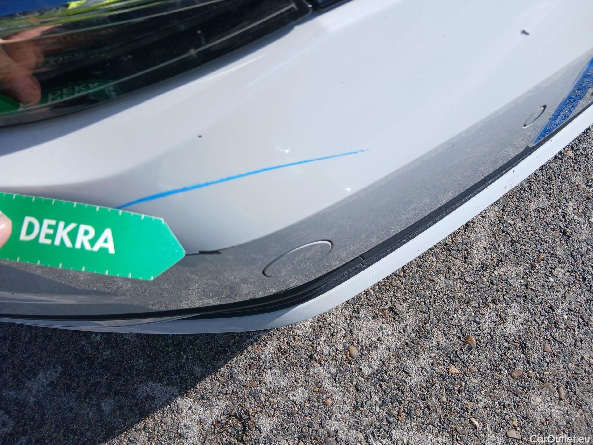  Volkswagen  Golf  VOLKSWAGEN / 2016 / 5P / berlina con portón Last Edition 1.6 TDI 85kW (115CV) #8