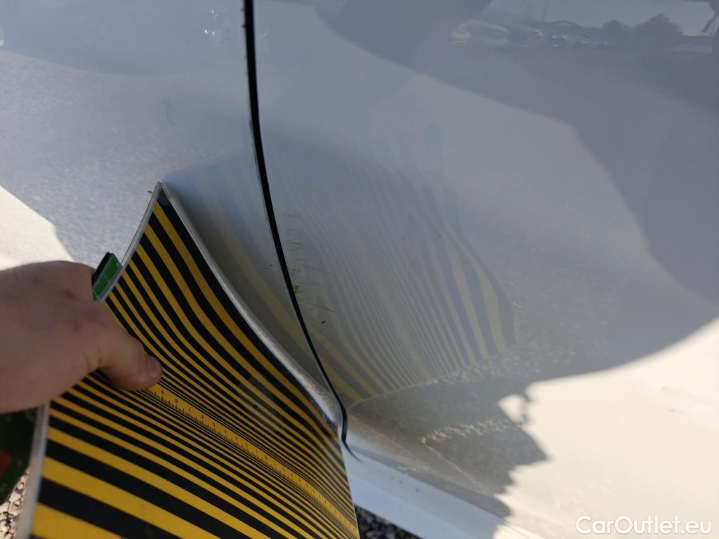  Toyota  Yaris TOYOTA  / 2020 / 5P / berlina con portón 1.5 120H Business Plus #10