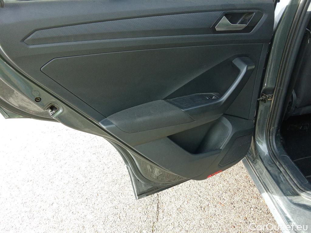  Volkswagen  T-ROC VOLKSWAGEN  / 2017 / 5P / todoterreno Advance 2.0 TDI 85kW (115CV) #7