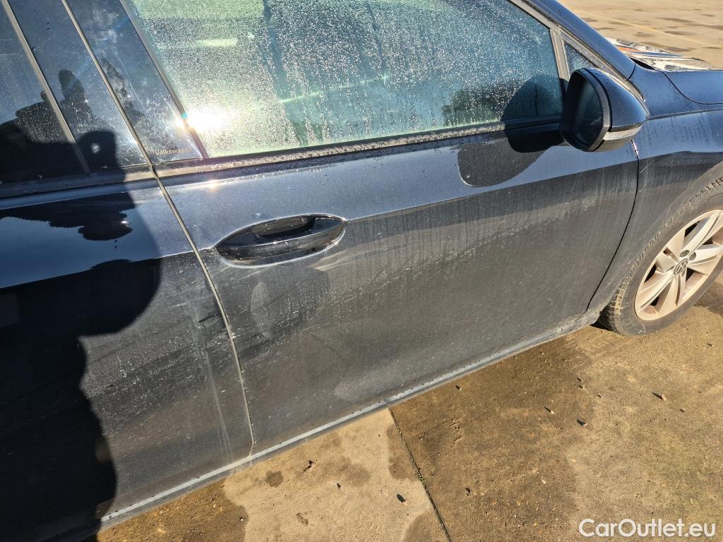  Volkswagen  Golf  VOLKSWAGEN / 2020 / 5P / berlina con portón Life 1.0 eTSI 81kW (110CV) DSG #3