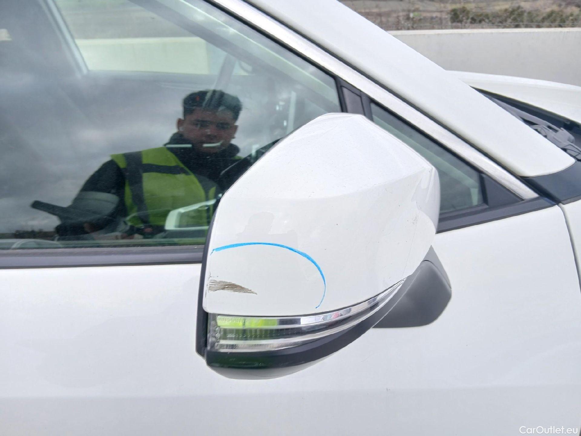  Toyota  RAV4 TOYOTA  / 2018 / 5P / todoterreno 2.5l 220H Business 4WD #25