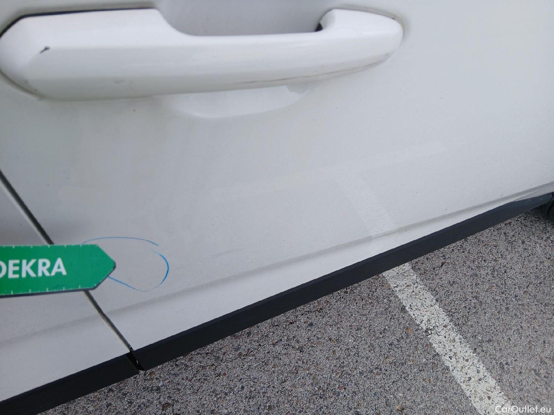  Toyota  RAV4 TOYOTA  / 2018 / 5P / todoterreno 2.5l 220H Business 4WD #23