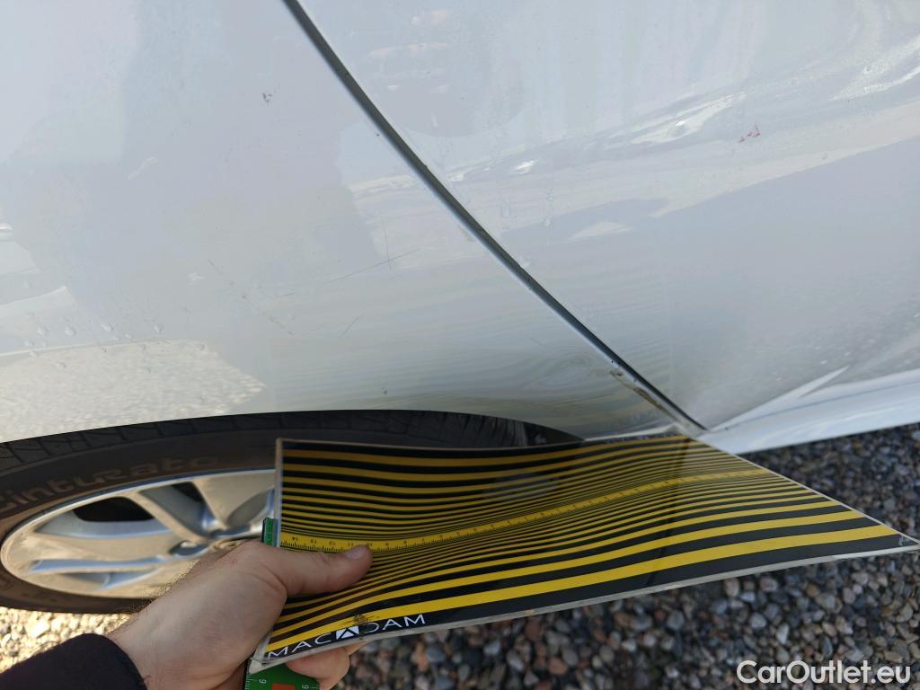  Toyota  Yaris TOYOTA  / 2020 / 5P / berlina con portón 1.5 120H Business Plus #15