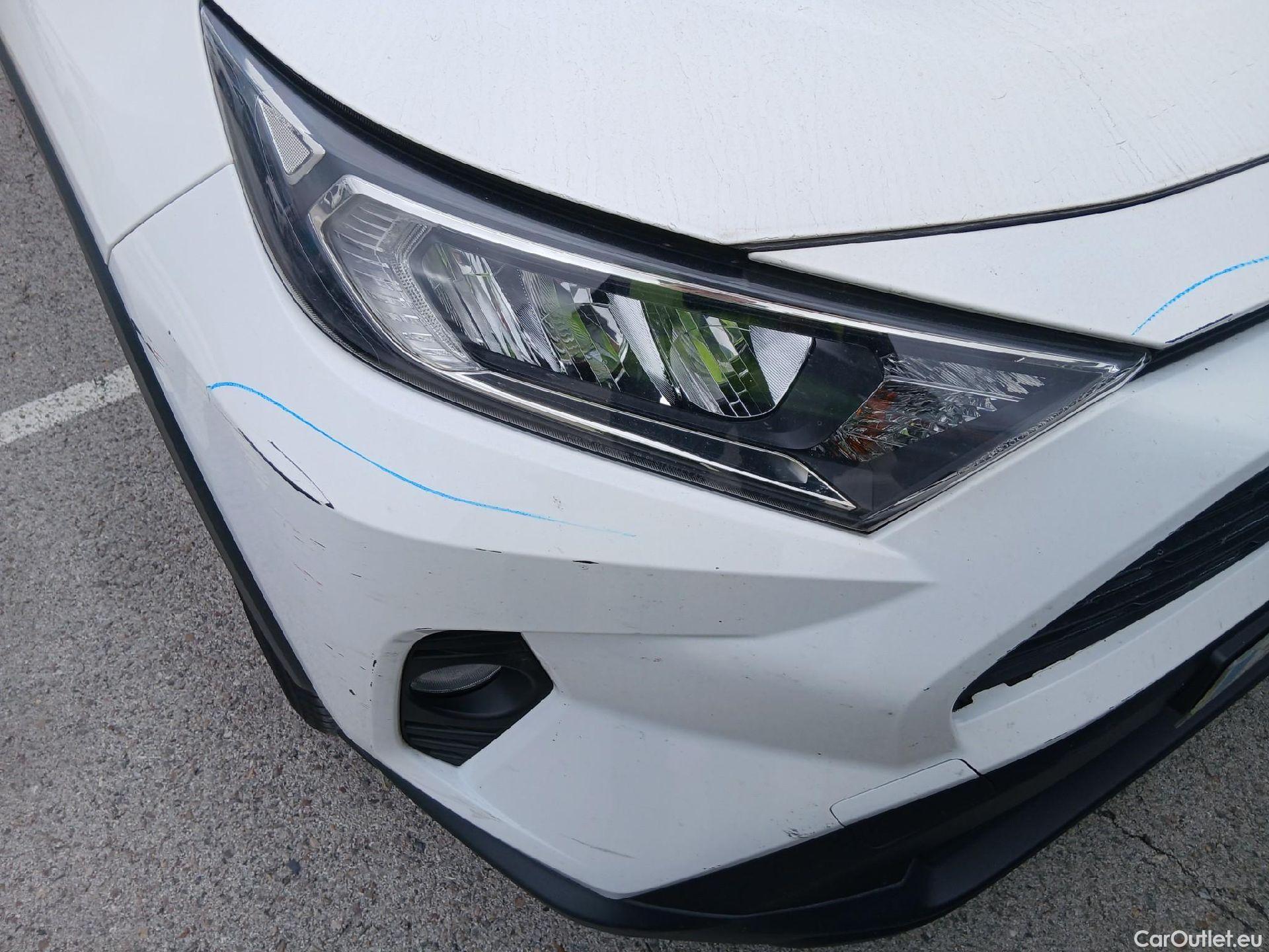  Toyota  RAV4 TOYOTA  / 2018 / 5P / todoterreno 2.5l 220H Business 4WD #6