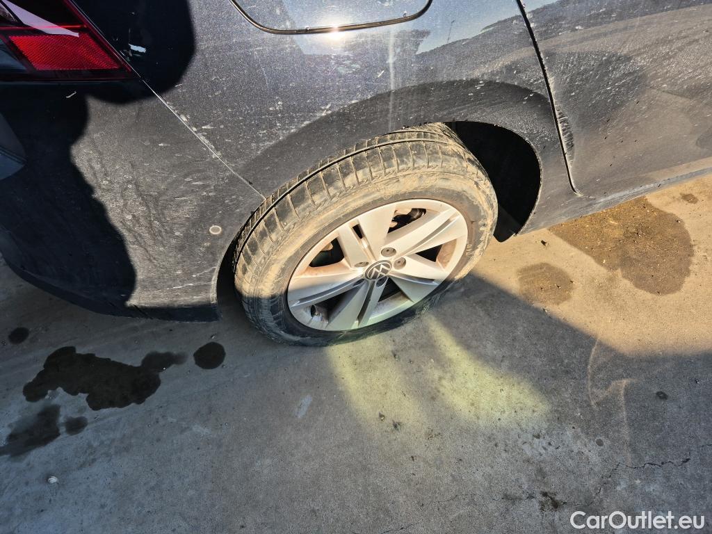  Volkswagen  Golf  VOLKSWAGEN / 2020 / 5P / berlina con portón Life 1.0 eTSI 81kW (110CV) DSG #9