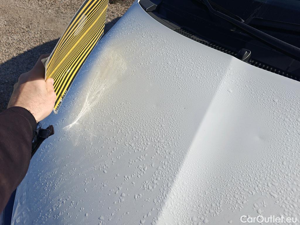  Toyota  Yaris TOYOTA  / 2020 / 5P / berlina con portón 1.5 120H Business Plus #24